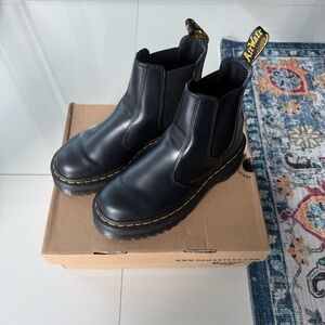 Doc Martens 2976 Smooth Leather Chelsea Boots